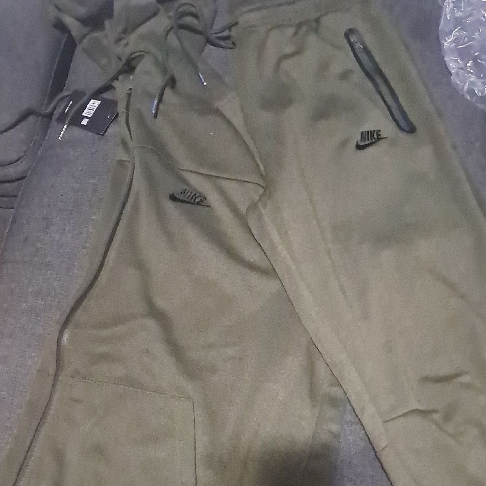 Nike Men's Green Jogger Pants